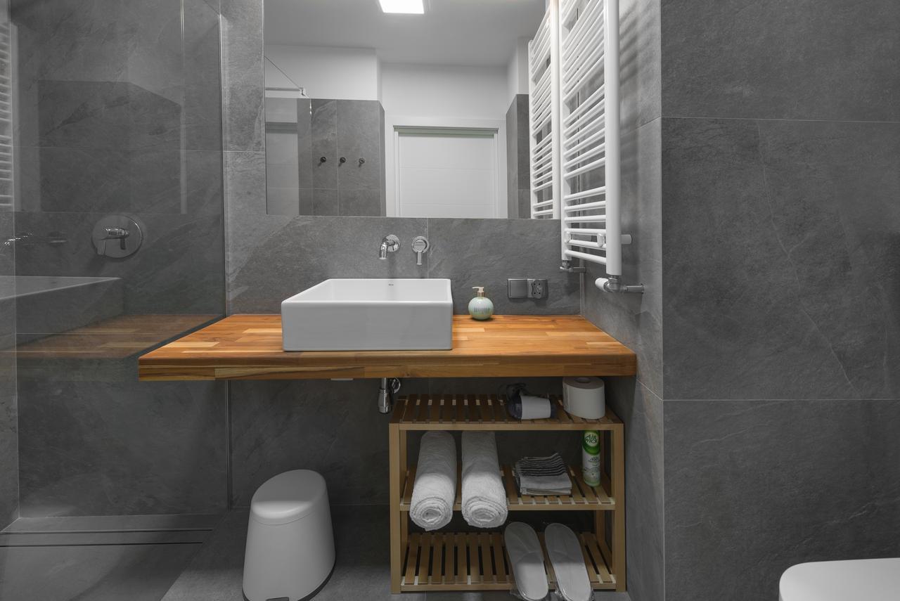 Apartamenty Benthos Towarowa Poznań Esterno foto